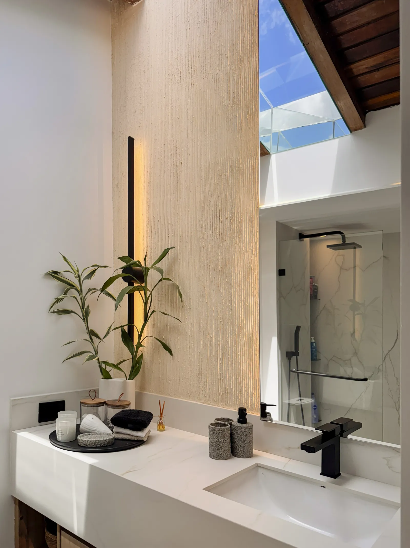Suite 01 — Suite01 28 · Anthara, Loja