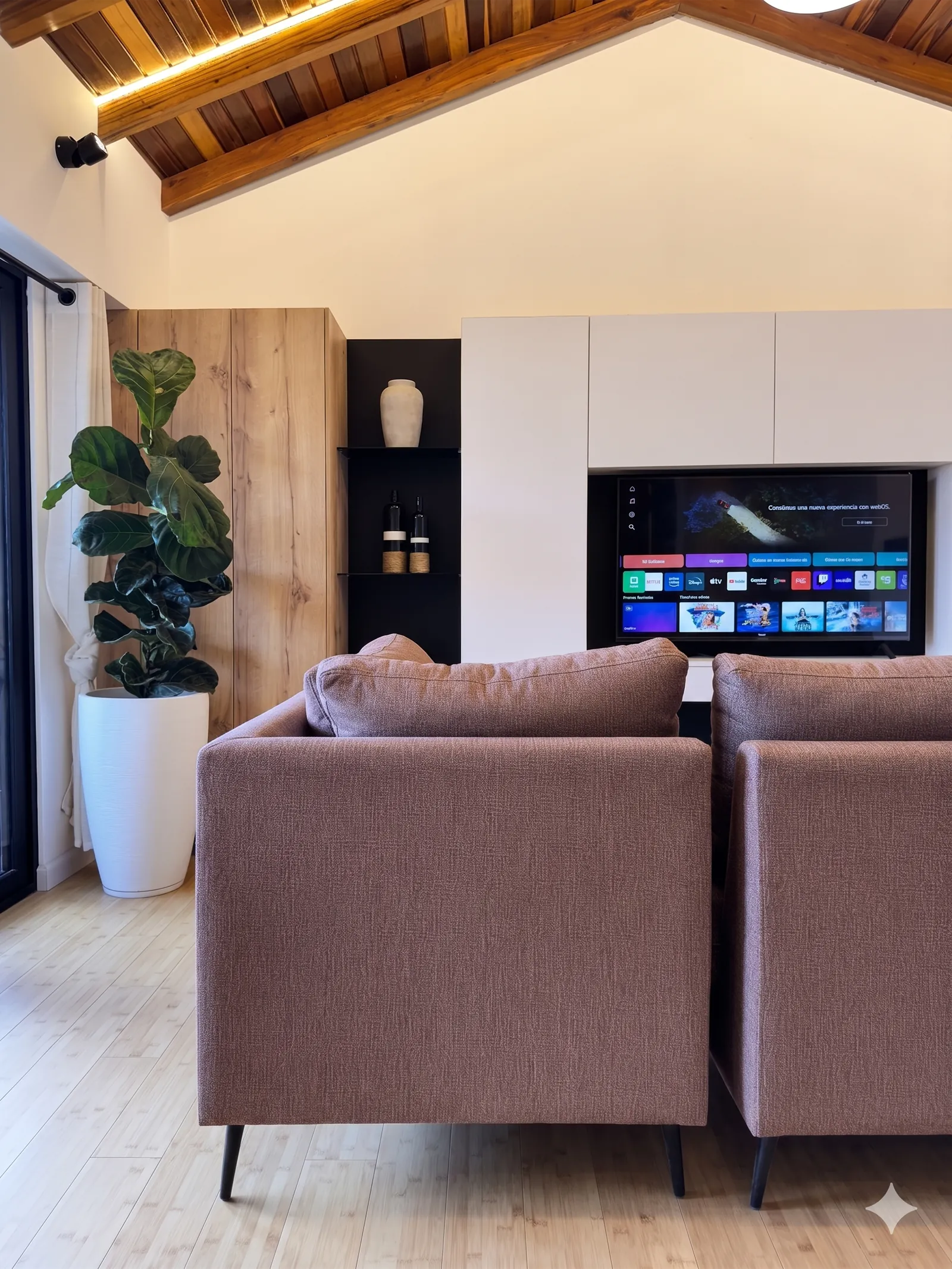Suite 01 — Suite01 Sala 02 · Anthara, Loja